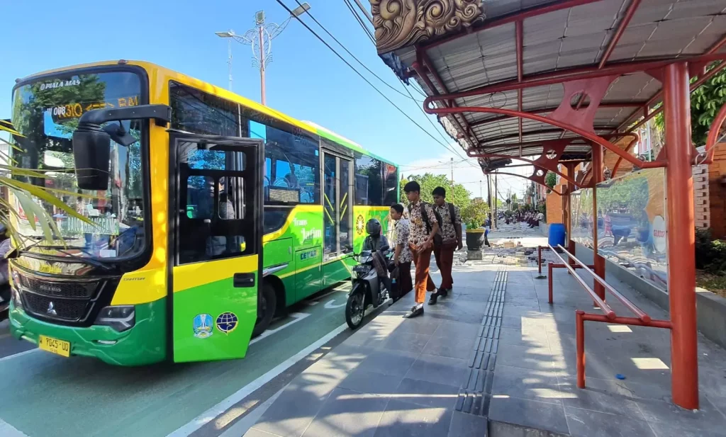 koridor dan rute bus trans jatim